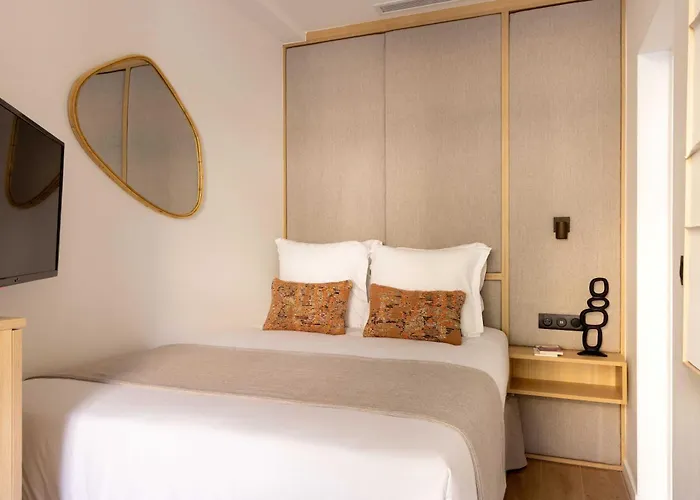 Апартаменты Magnificent Flat- Ac -1br- 4p-place De La Nation Париж