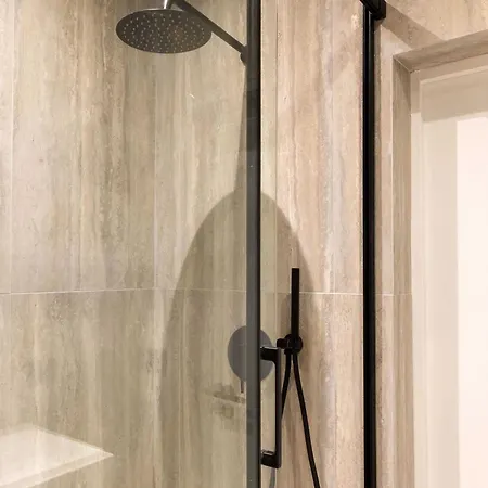 Magnificent Flat- Ac -1br- 4p-place De La Nation